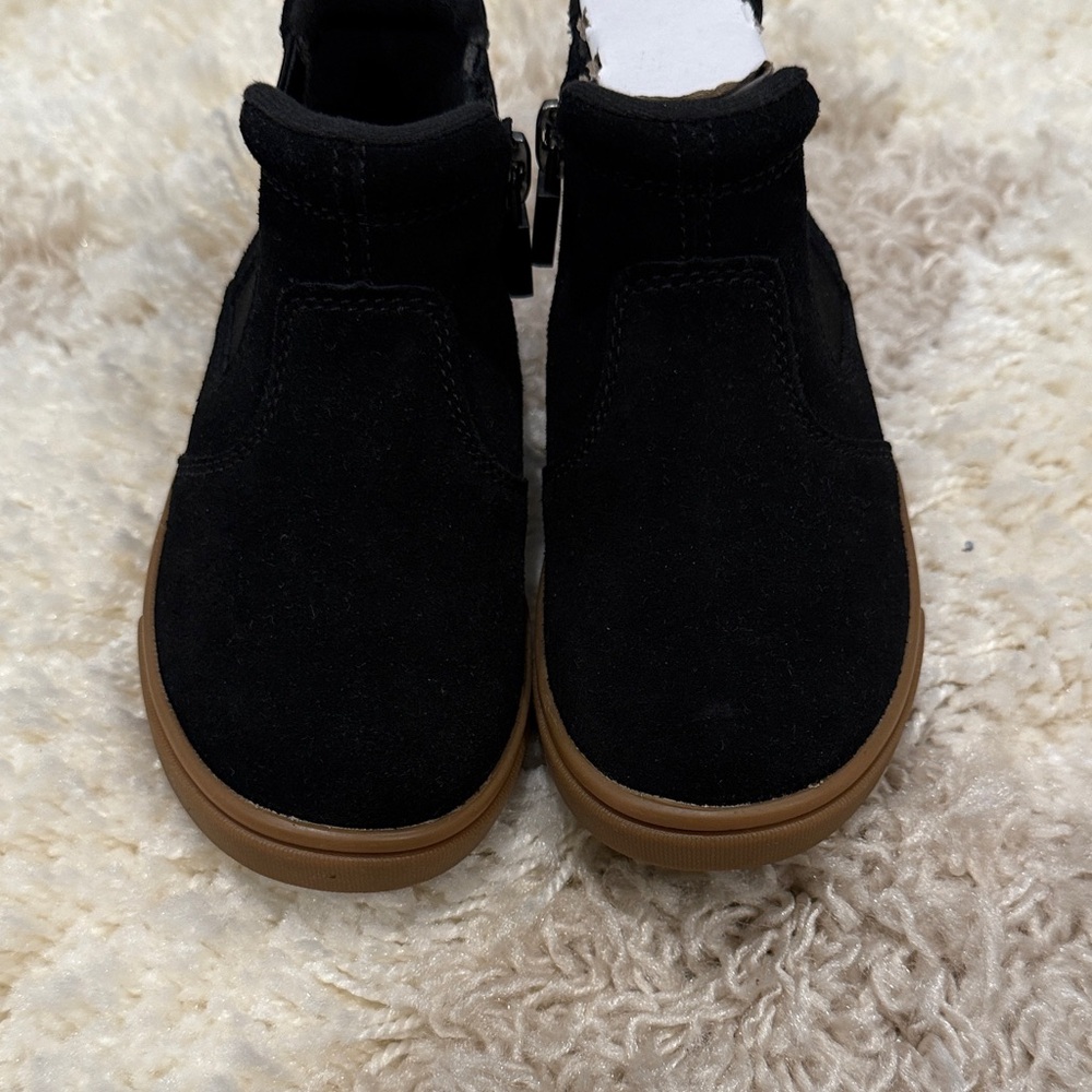 Ugg toddler boots